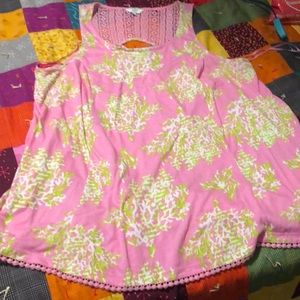 A cute keyhole back breezy tank top